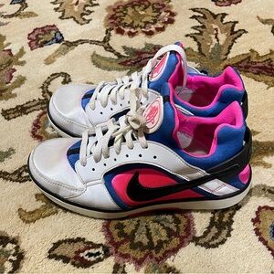 Vintage Women’s Hot Pink Blue & White Nike Shoes Size 7.5